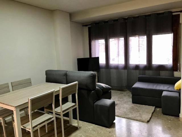 Apartament Encantador Al Centre De Vic Aptgarbi Eksteriør bilde